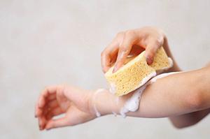 お尻ニキビを改善するには正しい下着選び