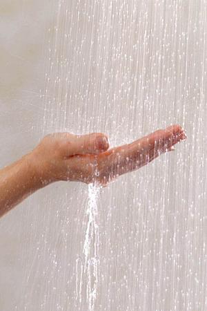 心斎橋で手軽にクマ取り！効果的な施術と口コミで選ぶ美容クリニックガイド